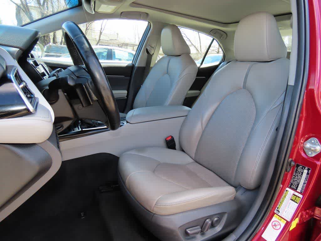 Thumbnail: 2018 Toyota Camry - 12