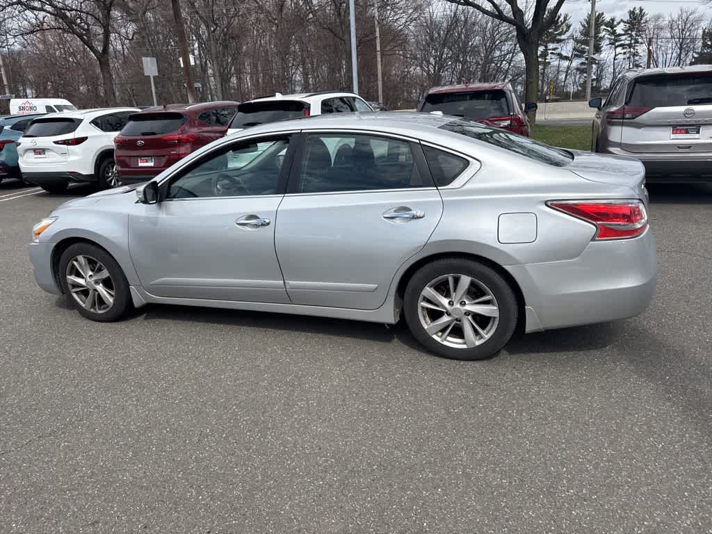 Thumbnail: 2015 Nissan Altima - 10