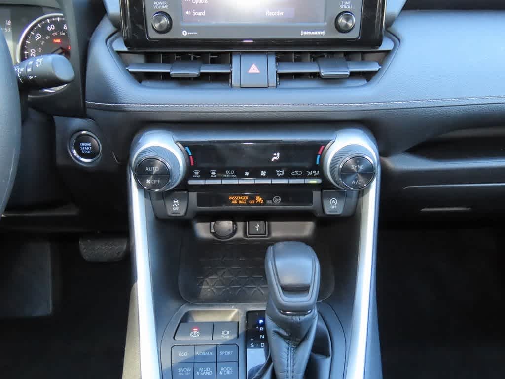 Thumbnail: 2021 Toyota RAV4 - 20