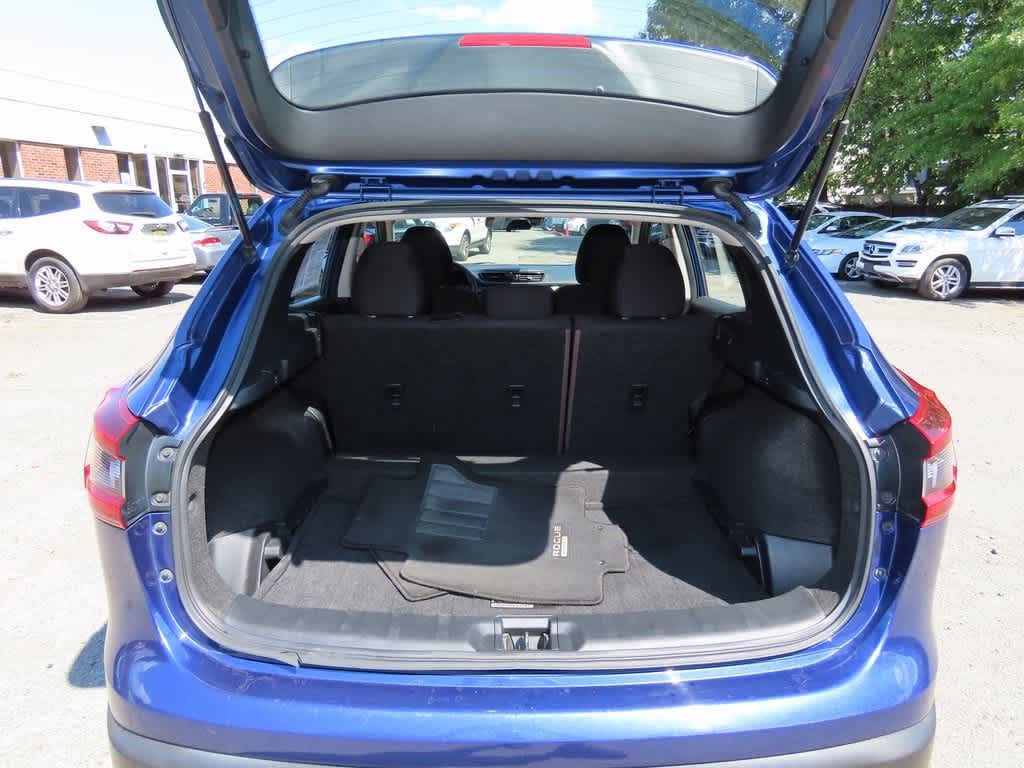 Thumbnail: 2021 Nissan Rogue Sport - 9