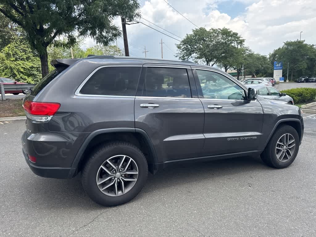 Thumbnail: 2018 Jeep Grand Cherokee - 12