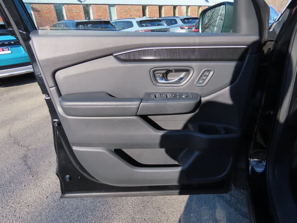 Thumbnail: 2023 Honda Pilot - 19