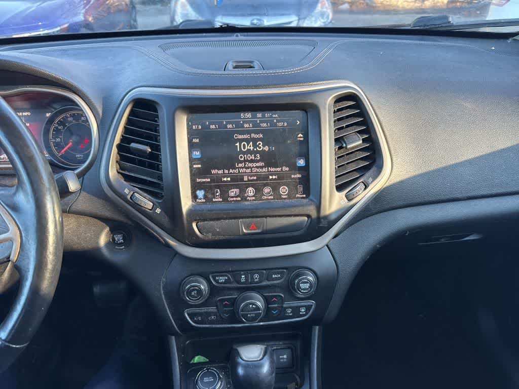 Thumbnail: 2015 Jeep Cherokee - 23