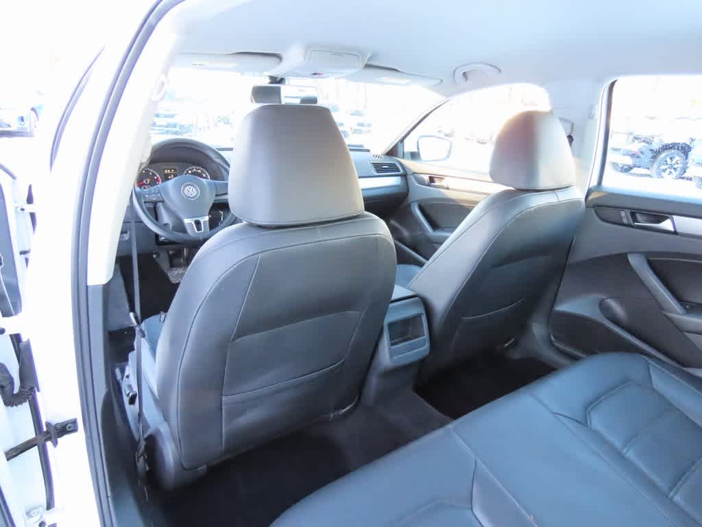 Thumbnail: 2014 Volkswagen Passat - 14