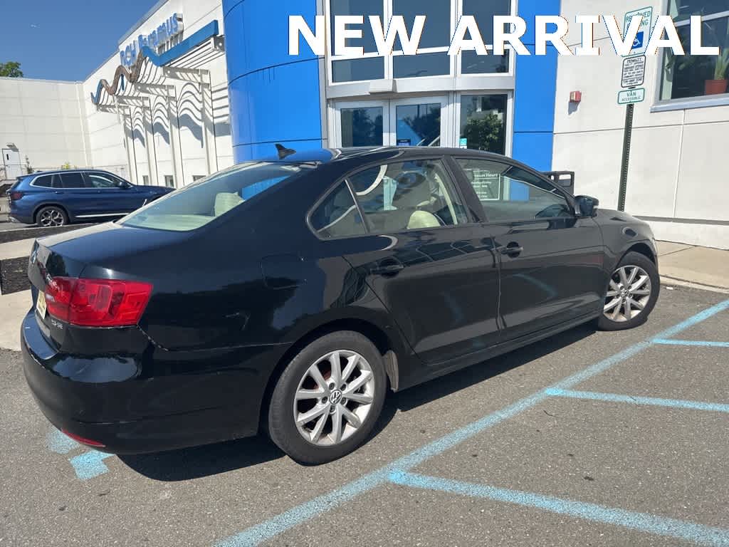 Thumbnail: 2011 Volkswagen Jetta - 8