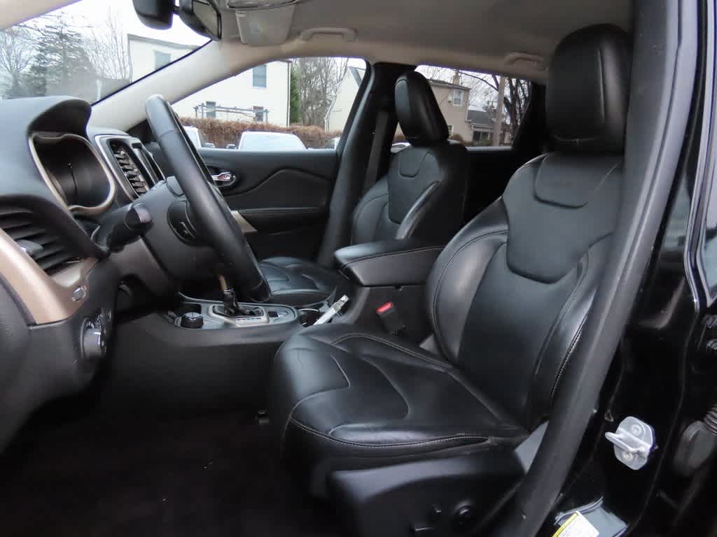 Thumbnail: 2018 Jeep Cherokee - 12