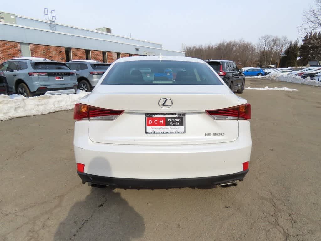 Thumbnail: 2019 Lexus IS - 5