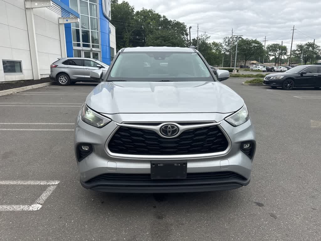 Thumbnail: 2022 Toyota Highlander - 21