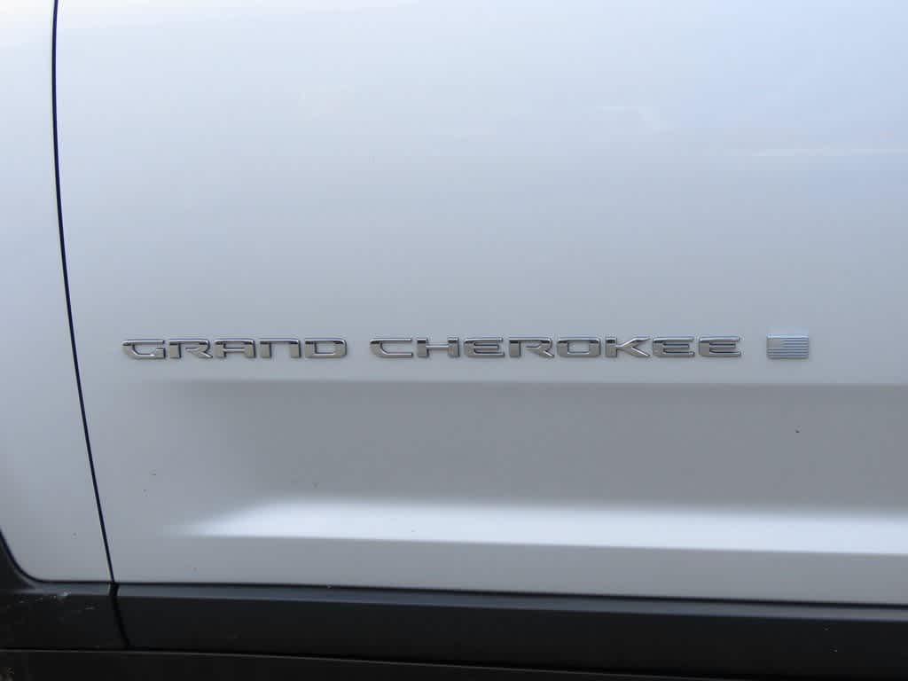 Thumbnail: 2023 Jeep Grand Cherokee - 7