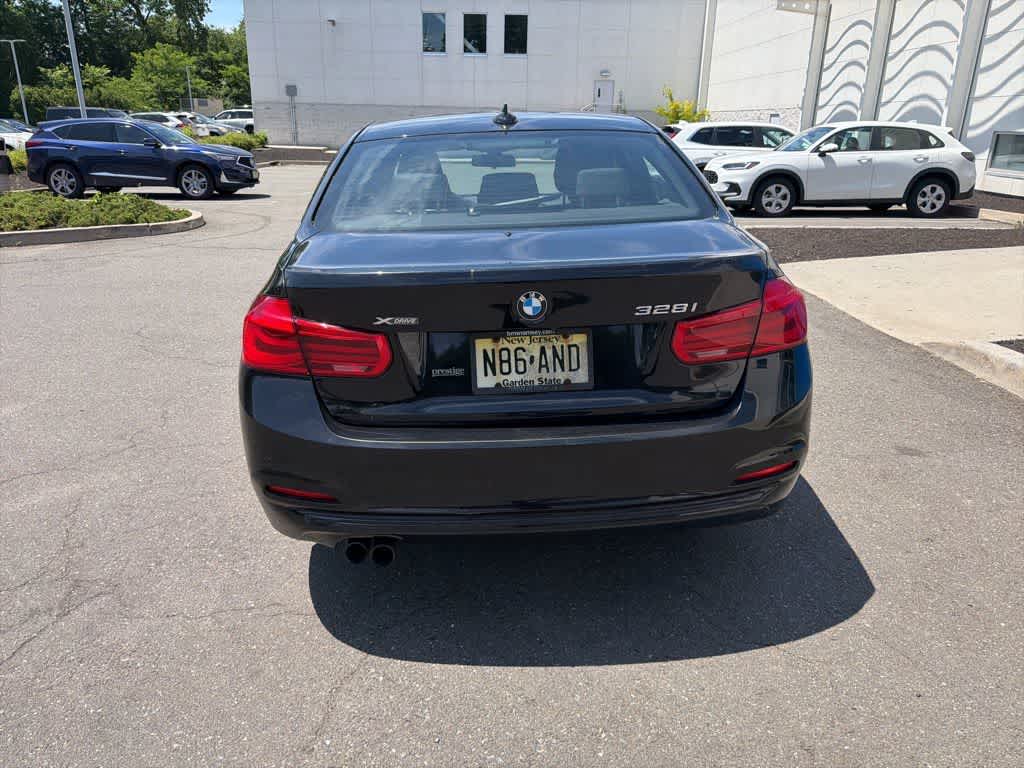Thumbnail: 2016 BMW 3 Series - 14