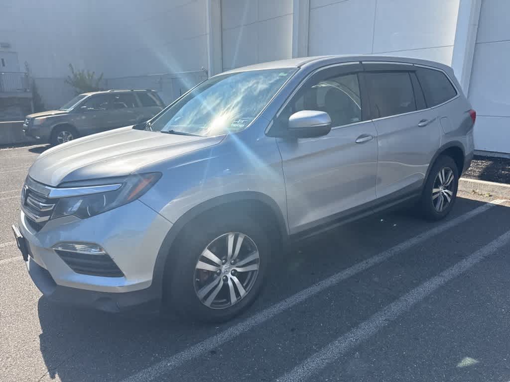 Thumbnail: 2017 Honda Pilot - 4