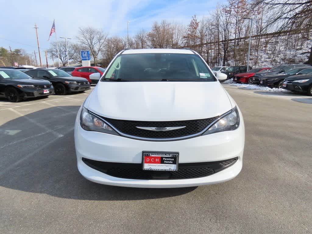 Thumbnail: 2021 Chrysler Voyager - 6