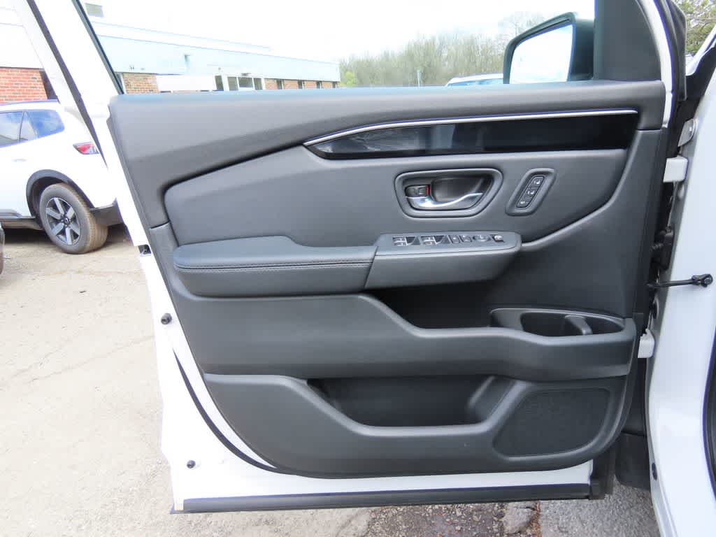 Thumbnail: 2023 Honda Pilot - 17