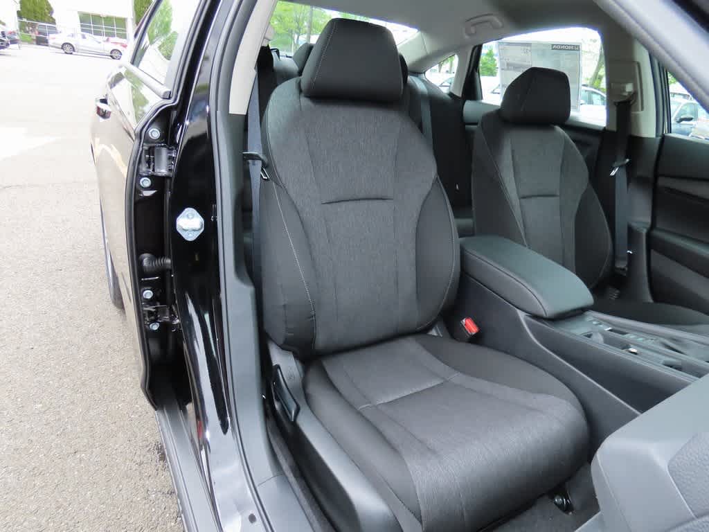 2025 Honda Accord LX 14