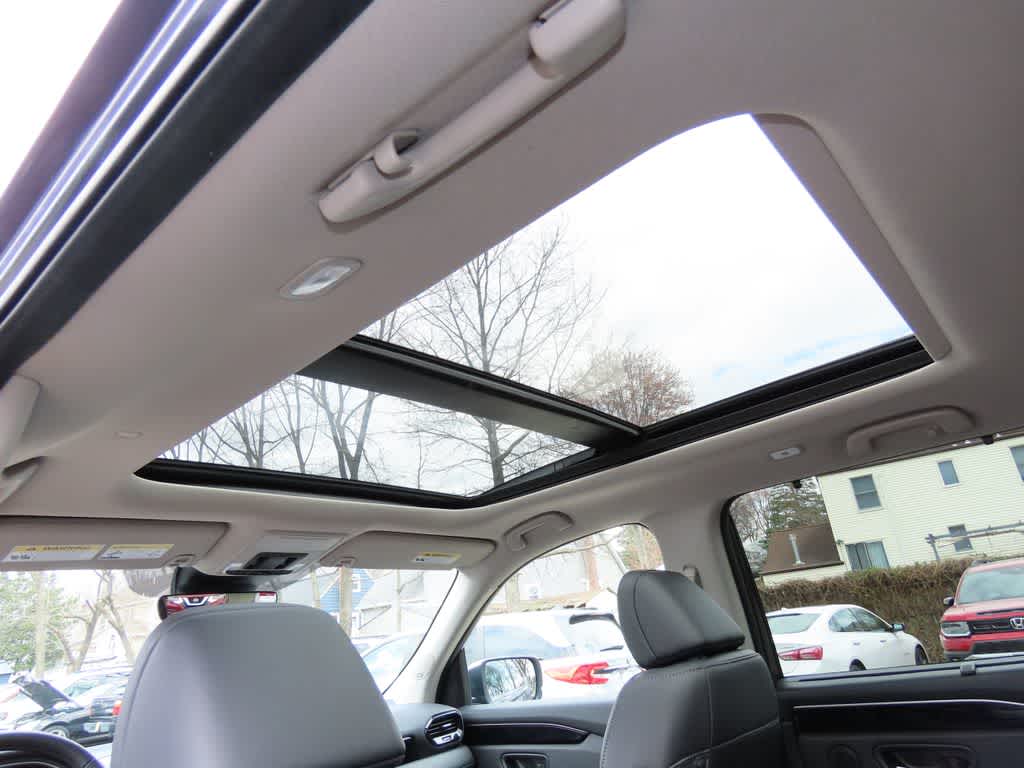 Thumbnail: 2023 Honda Pilot - 18