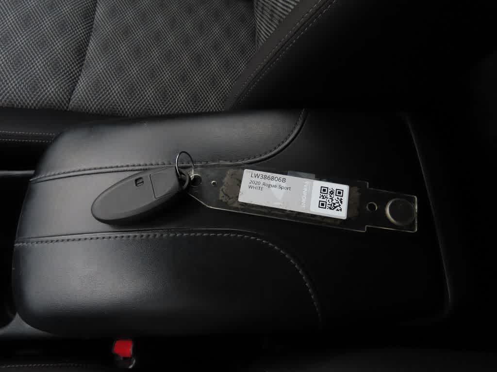 Thumbnail: 2020 Nissan Rogue Sport - 26