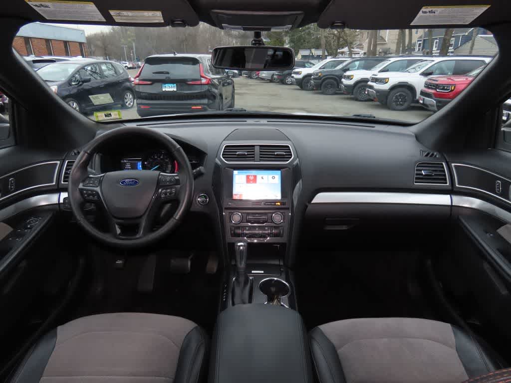 Thumbnail: 2017 Ford Explorer - 17