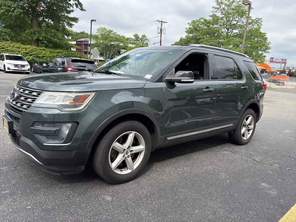 Thumbnail: 2016 Ford Explorer - 3
