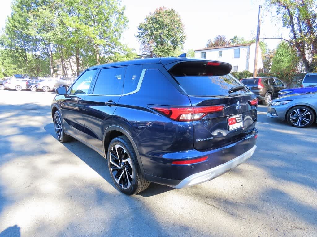 Thumbnail: 2024 Mitsubishi Outlander - 4