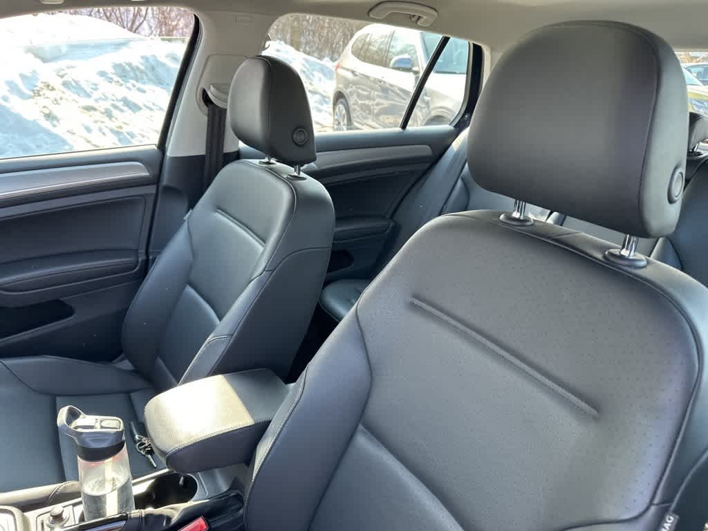 Thumbnail: 2016 Volkswagen Golf - 30