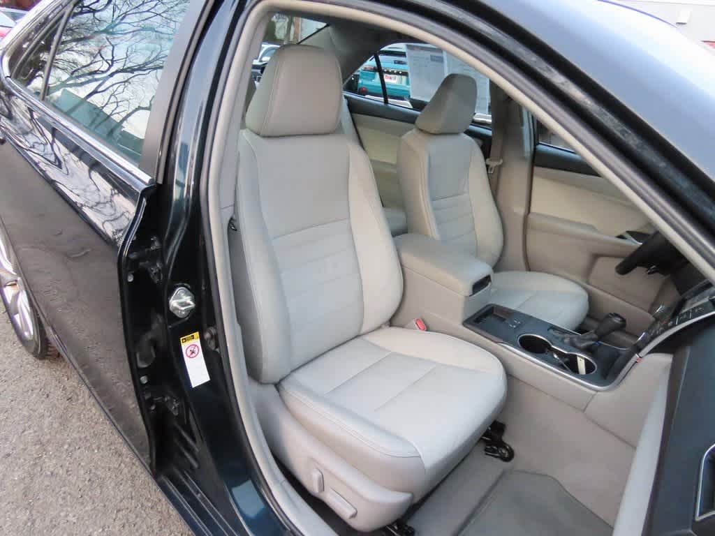 Thumbnail: 2015 Toyota Camry - 16