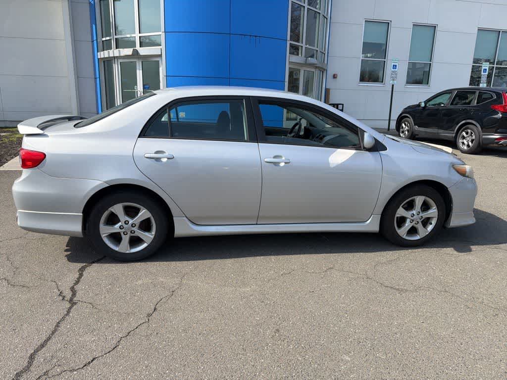 Thumbnail: 2011 Toyota Corolla - 15