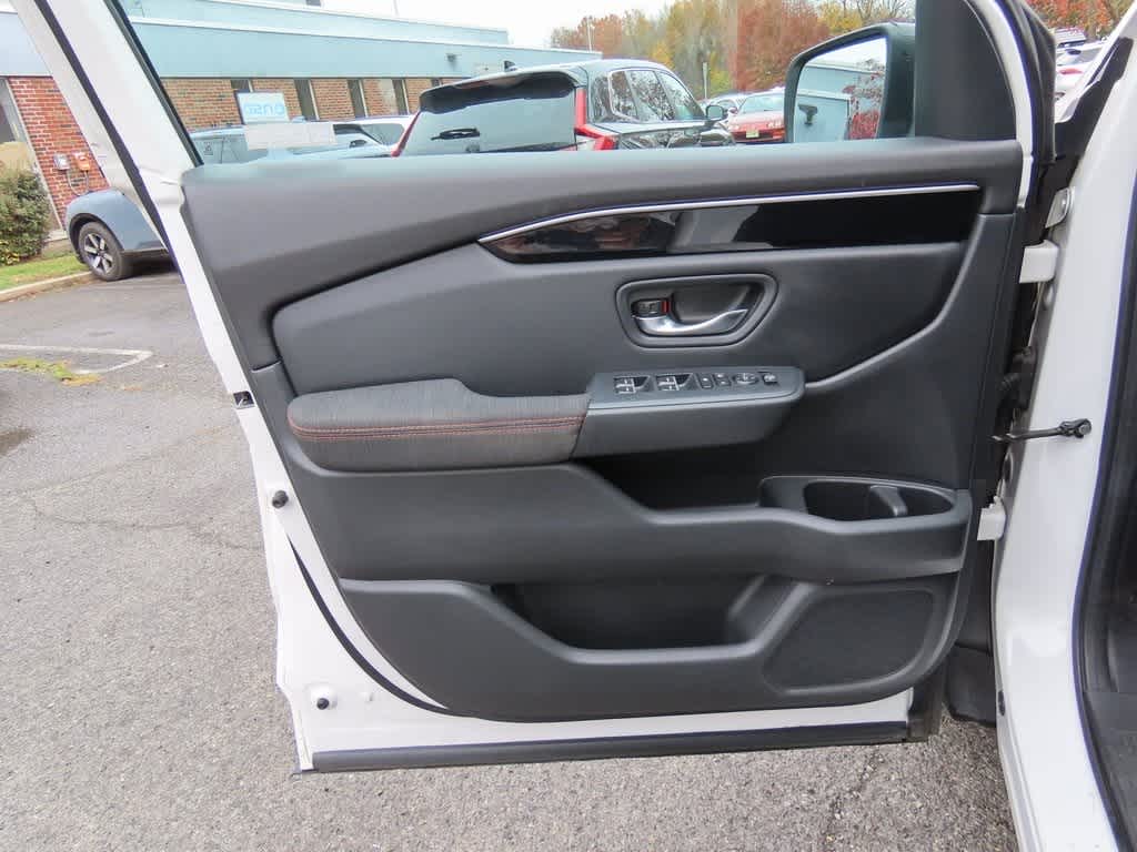 Thumbnail: 2023 Honda Pilot - 18