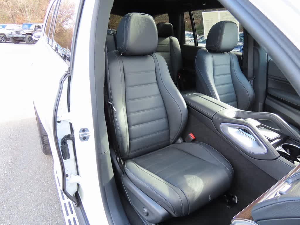 Thumbnail: 2024 Mercedes-Benz GLS - 21