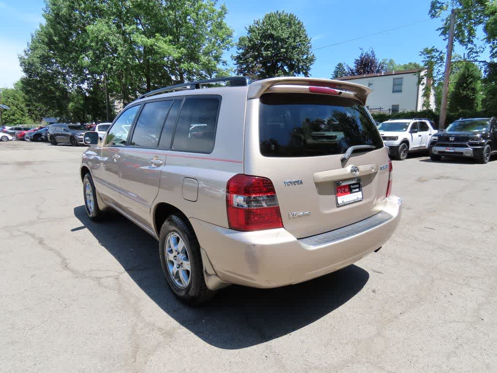 Thumbnail: 2004 Toyota Highlander - 4