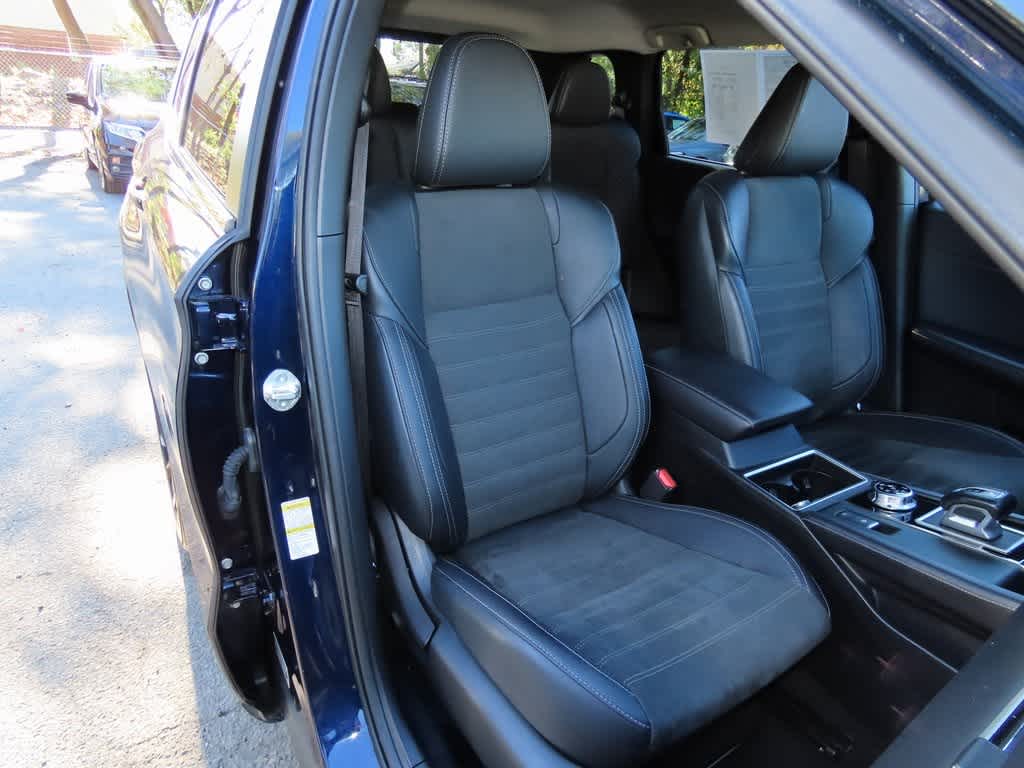 Thumbnail: 2024 Mitsubishi Outlander - 17