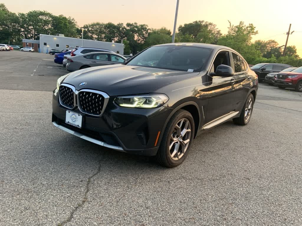 Thumbnail: 2022 BMW X4 - 3