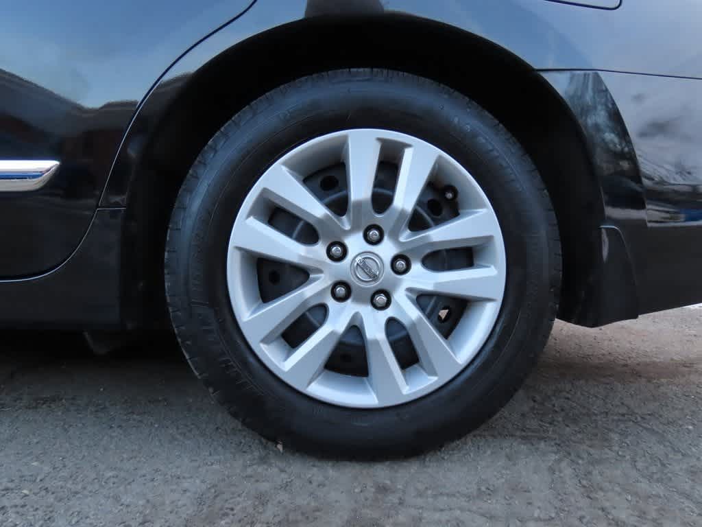 Thumbnail: 2015 Nissan Altima - 9