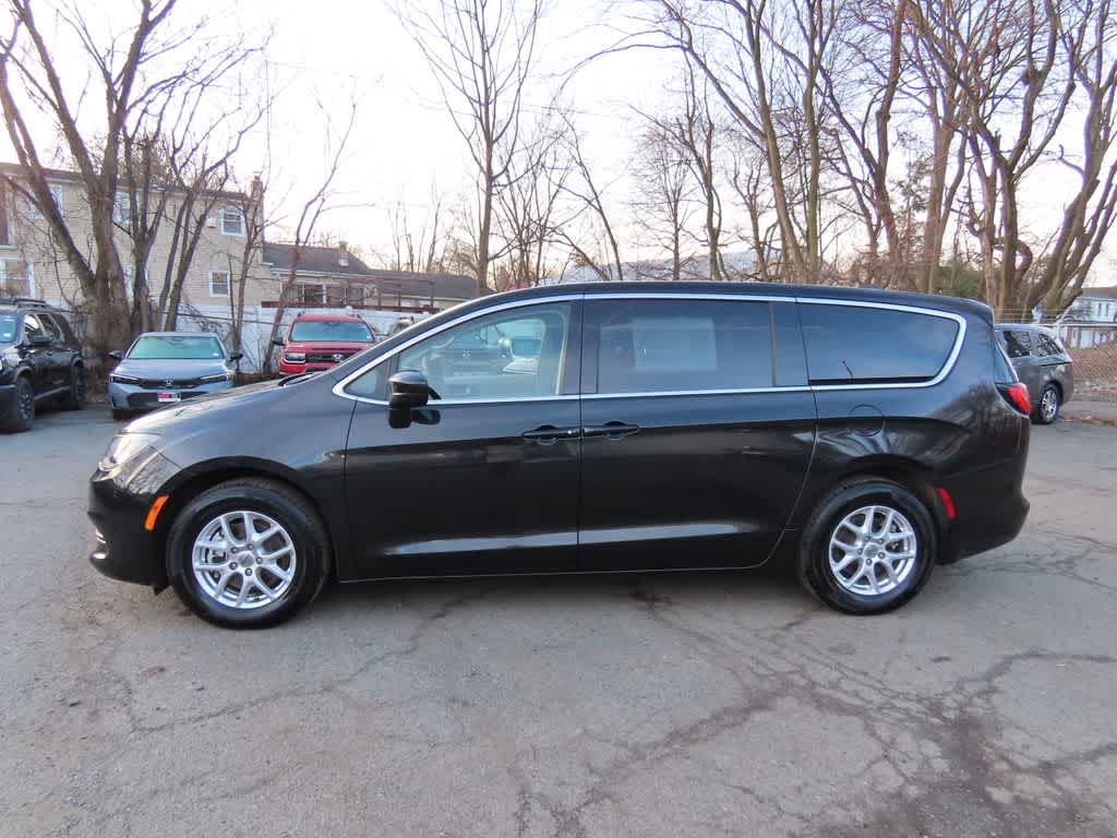 Thumbnail: 2023 Chrysler Voyager - 3