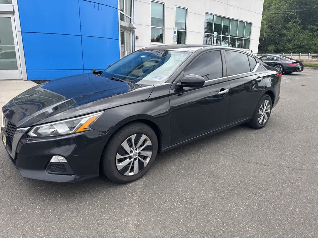 Thumbnail: 2020 Nissan Altima - 3