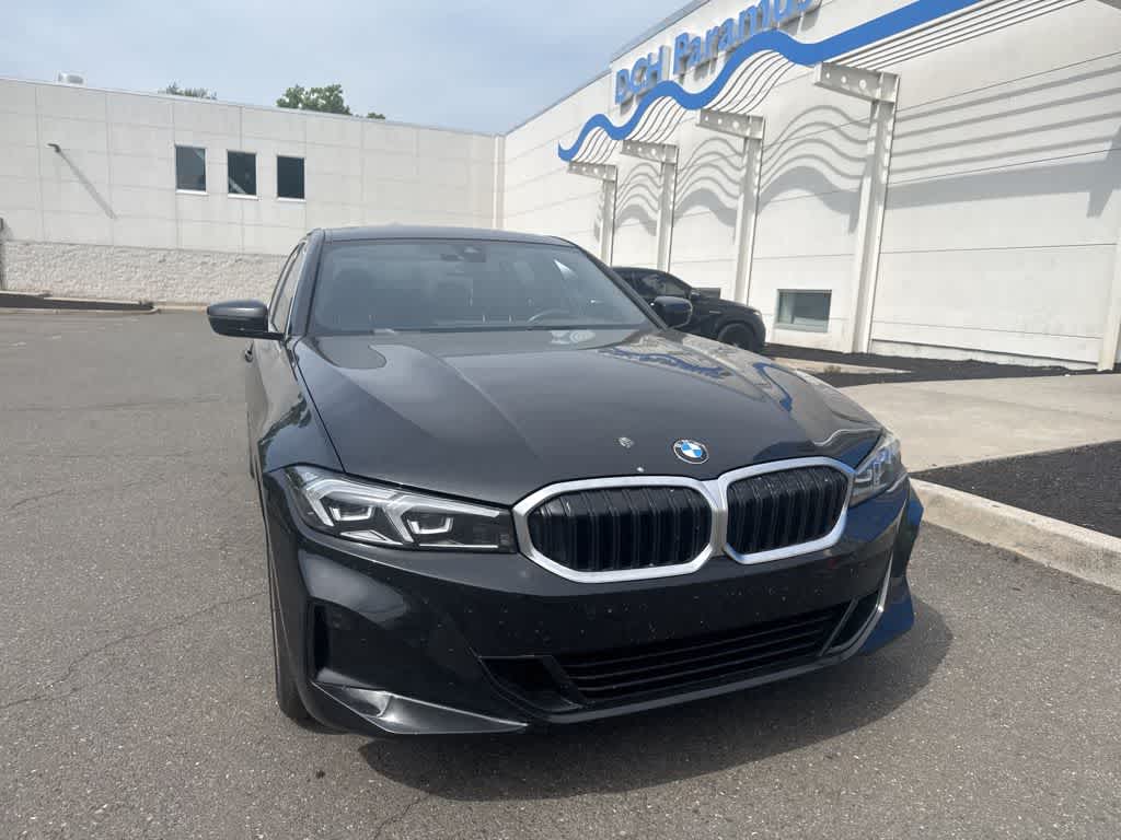 Thumbnail: 2024 BMW 3 Series - 3