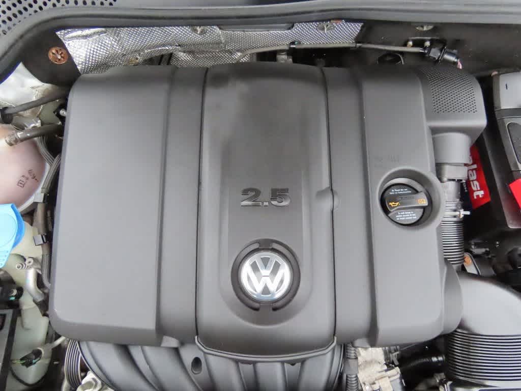 Thumbnail: 2013 Volkswagen Beetle - 8
