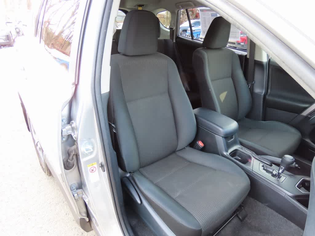 Thumbnail: 2018 Toyota RAV4 - 17