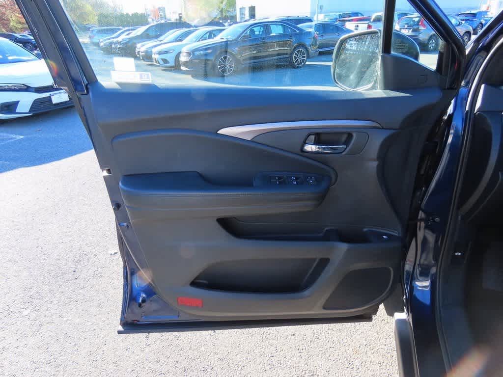 Thumbnail: 2022 Honda Pilot - 16