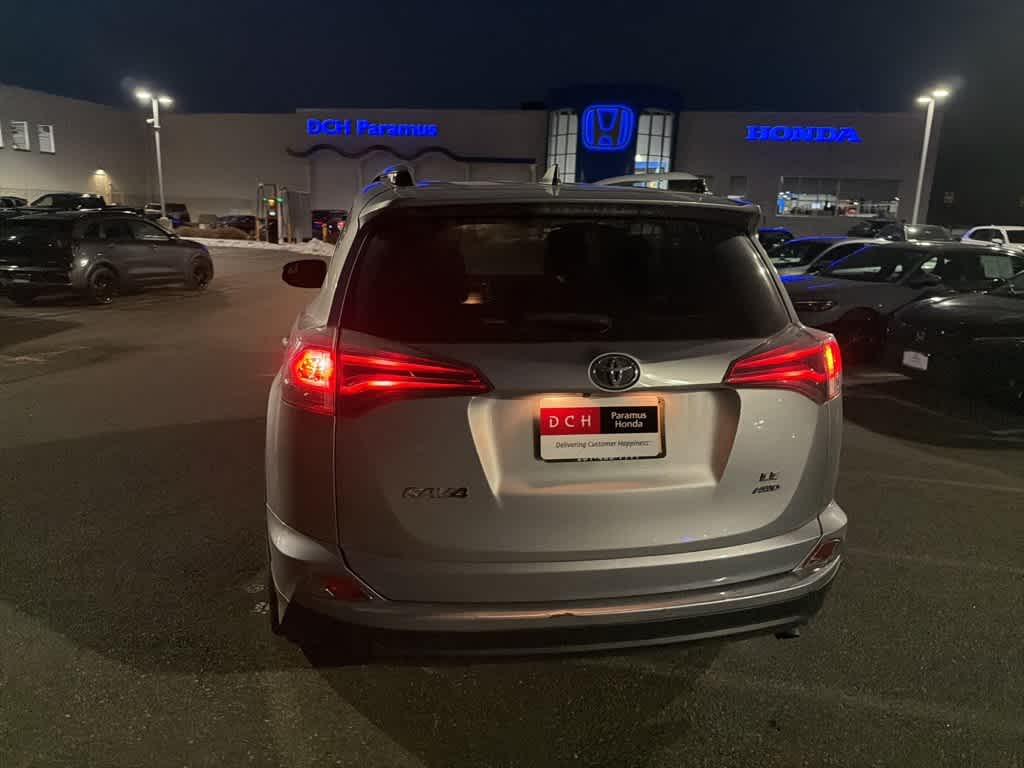 Thumbnail: 2018 Toyota RAV4 - 13