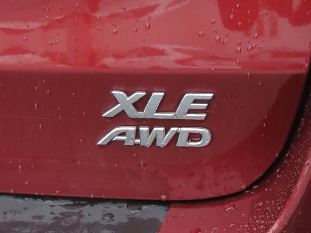 Thumbnail: 2017 Toyota Sienna - 8