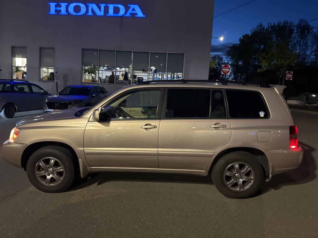 Thumbnail: 2004 Toyota Highlander - 2