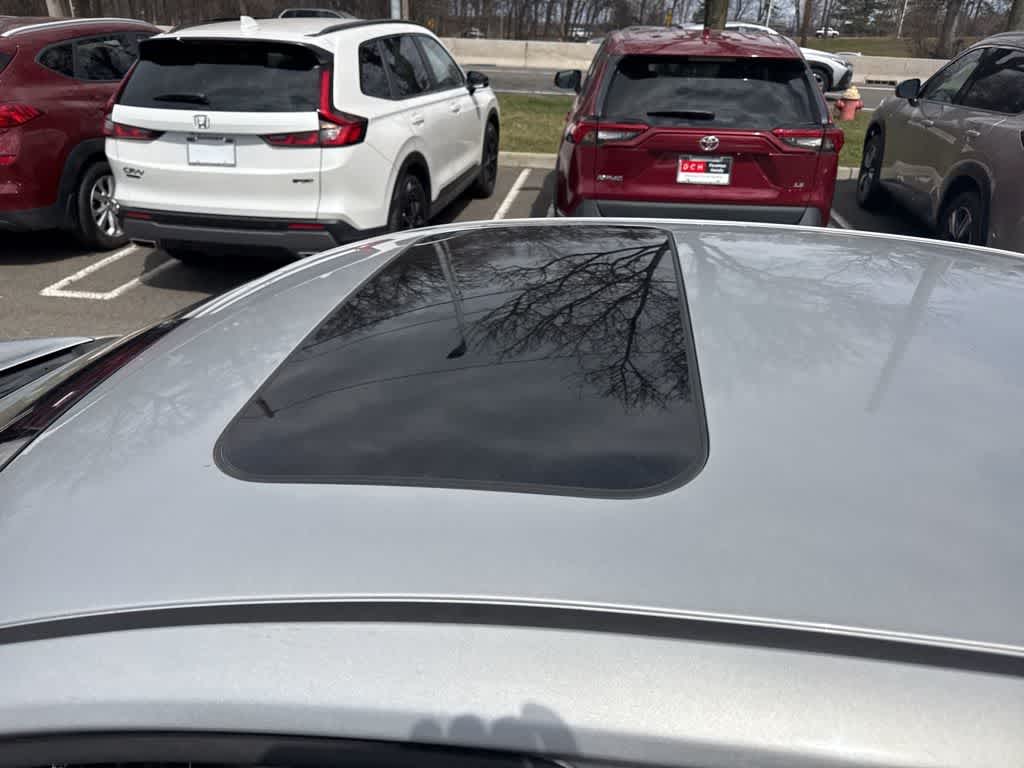 Thumbnail: 2015 Nissan Altima - 18