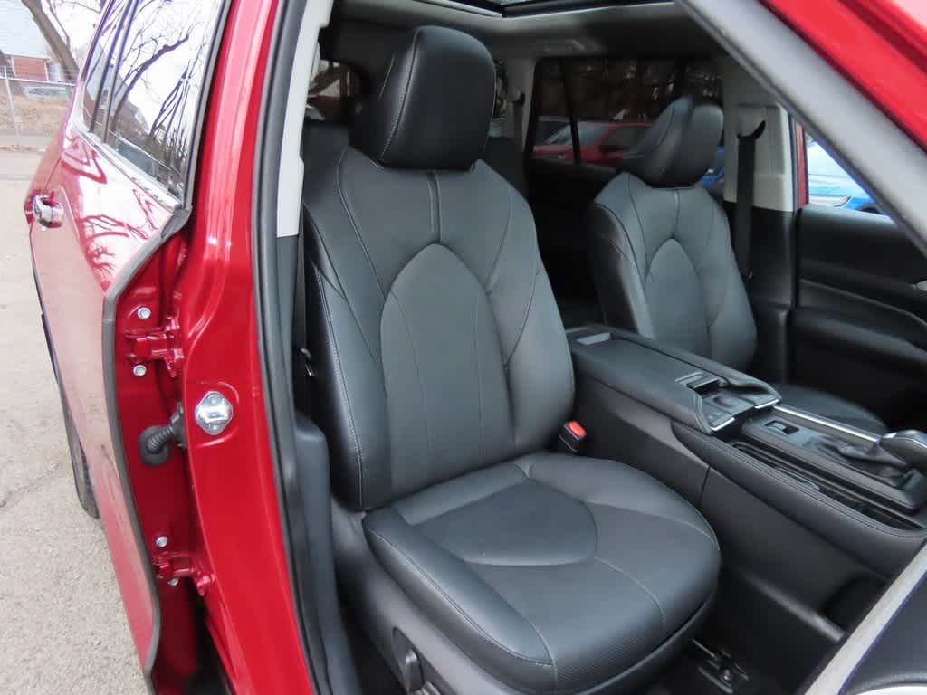 Thumbnail: 2024 Toyota Grand Highlander - 18