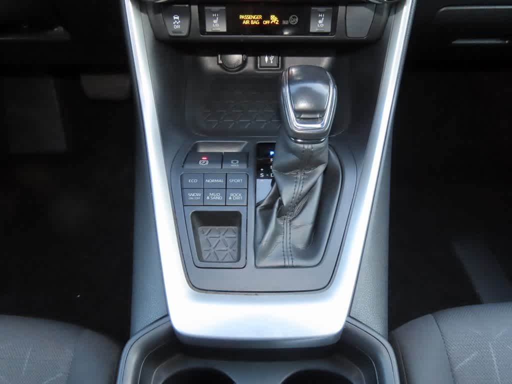 Thumbnail: 2019 Toyota RAV4 - 21