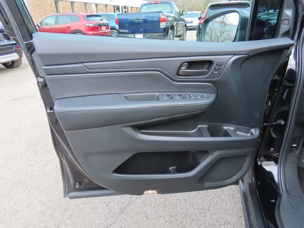 Thumbnail: 2023 Honda Odyssey - 16