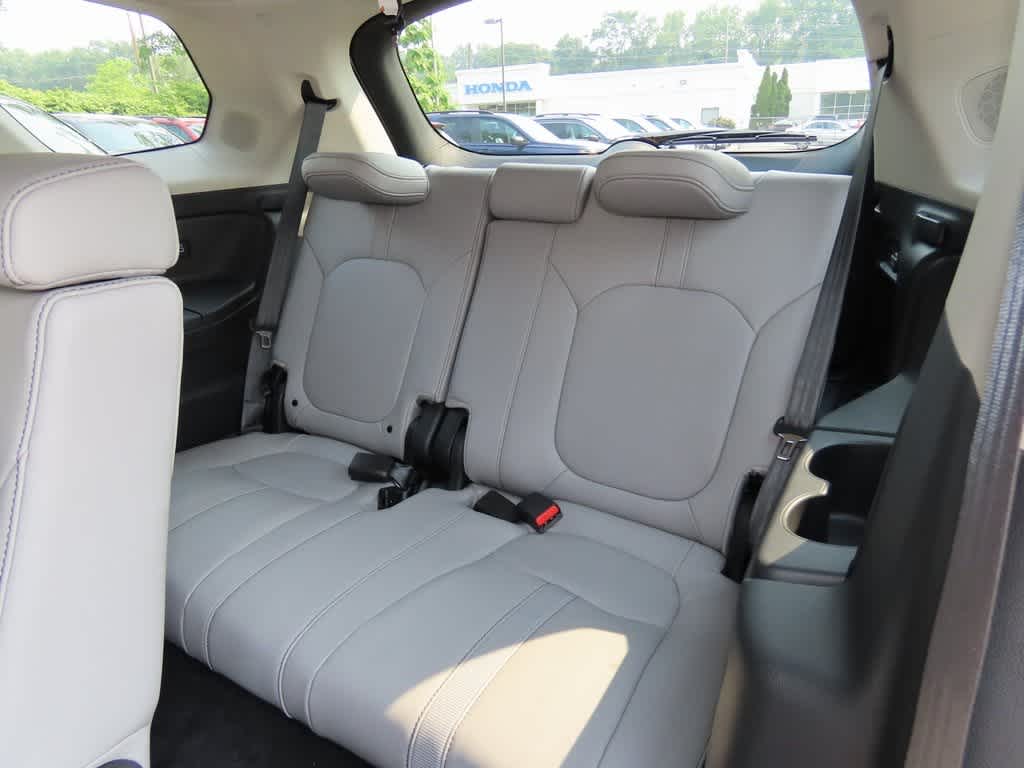 2025 Honda Pilot Touring 14