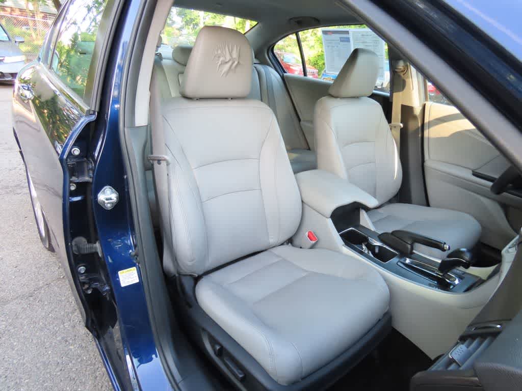 Thumbnail: 2015 Honda Accord - 16