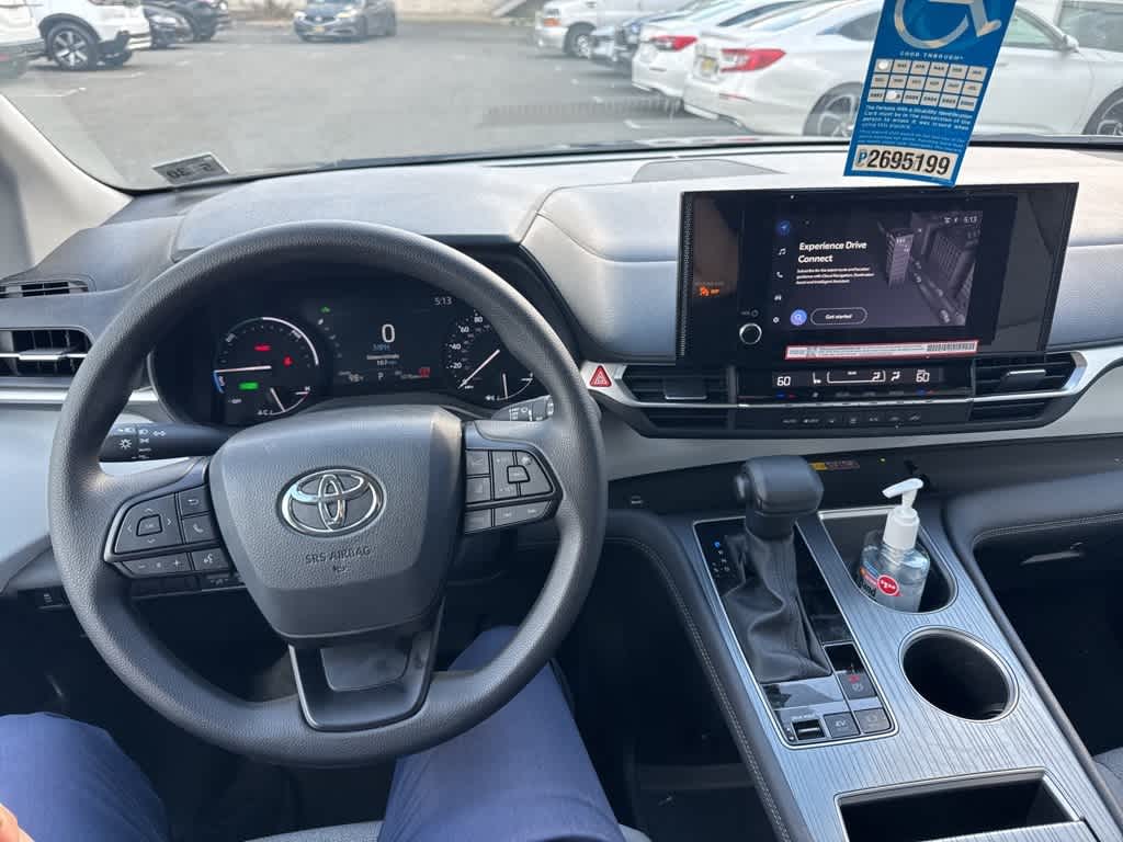 Thumbnail: 2025 Toyota Sienna - 13