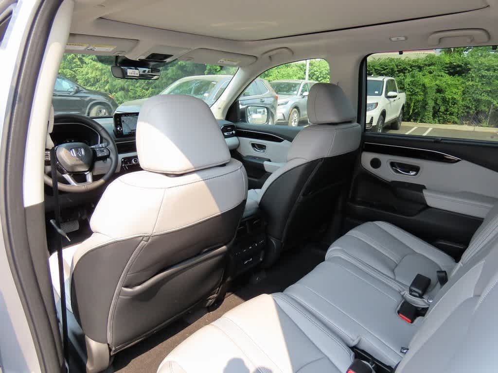 2025 Honda Pilot Touring 15