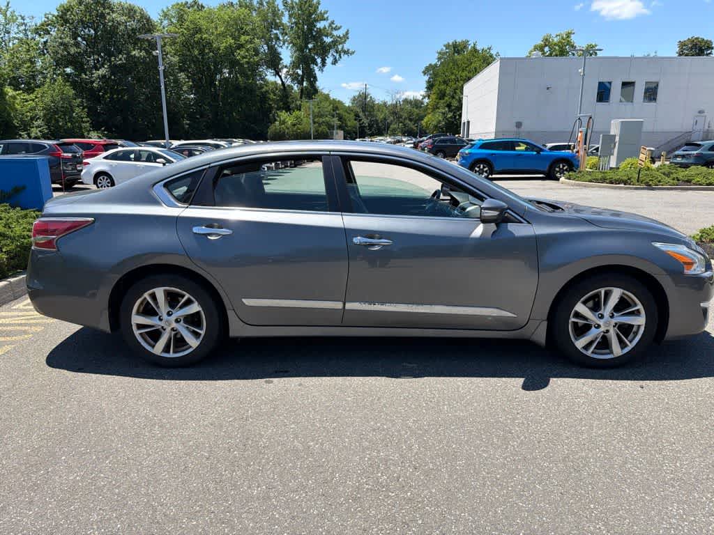 Thumbnail: 2015 Nissan Altima - 12